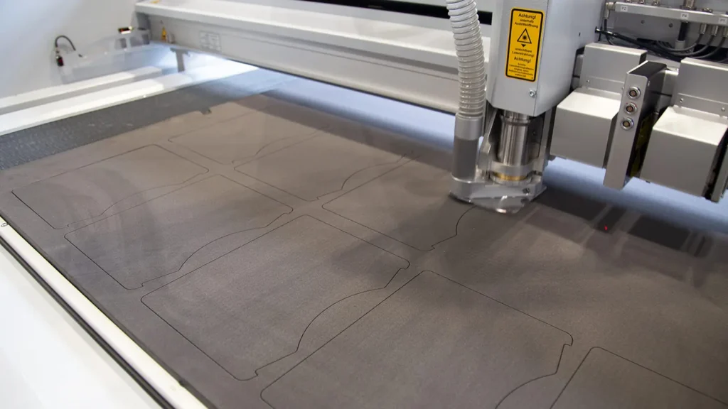 WAG-Laserschneidmaschine-Kofferkonturen